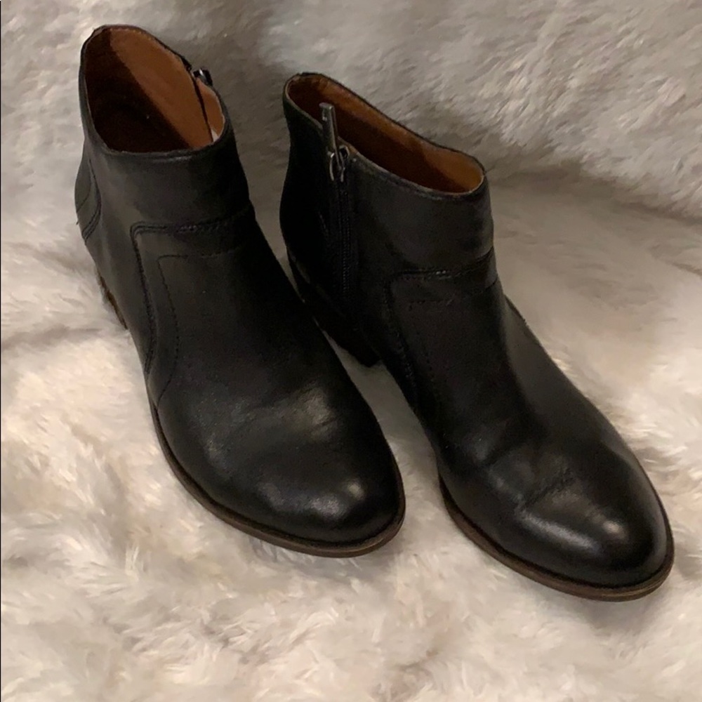 Lucky Brand ankle bootie